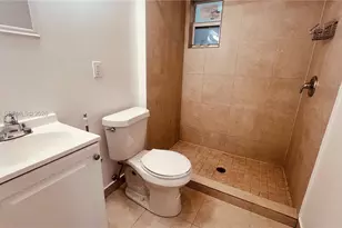 32 NE 169th St, North Miami Beach, FL 33162 - Photo 13