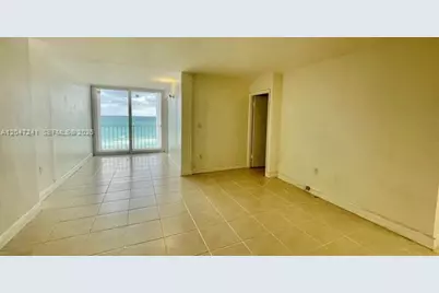 6450 Collins Ave #1106, Miami Beach, FL 33141 - Photo 9