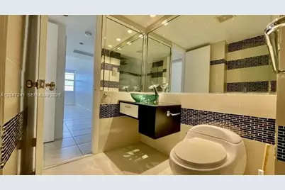 6450 Collins Ave #1106, Miami Beach, FL 33141 - Photo 13