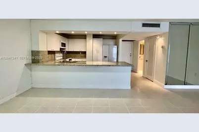 6450 Collins Ave #1106, Miami Beach, FL 33141 - Photo 3