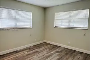 8025 S Colony Cir S, Tamarac, FL 33321 - Photo 9