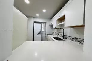 8025 S Colony Cir S, Tamarac, FL 33321 - Photo 3