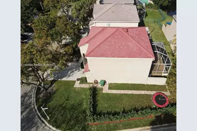 409 NW 87th Ln, Coral Springs, FL 33071 - Photo 11