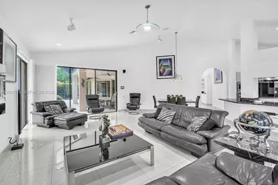 392 Coconut Cir, Weston, FL 33326 - Photo 27