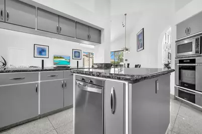 392 Coconut Cir, Weston, FL 33326 - Photo 21
