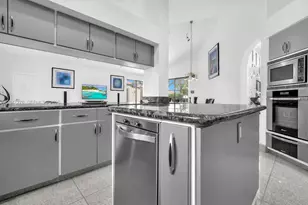 392 Coconut Cir, Weston, FL 33326 - Photo 21