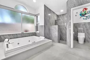 392 Coconut Cir, Weston, FL 33326 - Photo 39
