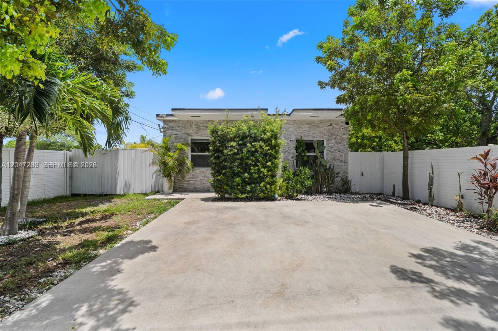 5629 NW 31st Ave - 5629 NW 31st Ave, Miami, FL 33142 Luxury Property | Jose Angel Pina