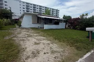1258 NE 109th St, Miami, FL 33161 - Photo 3