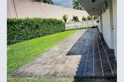 10900 SW 107th Ave, Miami, FL 33176 - Photo 21