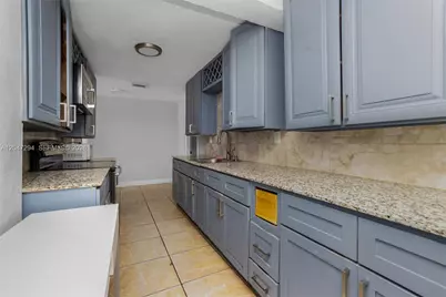 18100 NW 7th Pl, Miami Gardens, FL 33169 - Photo 9