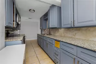 18100 NW 7th Pl, Miami Gardens, FL 33169 - Photo 9