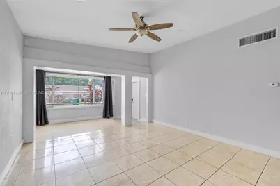 18100 NW 7th Pl, Miami Gardens, FL 33169 - Photo 13
