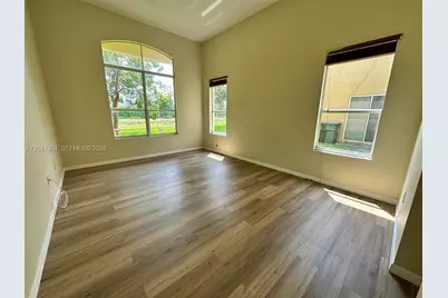 1926 NE 3rd Ct #1926, Homestead, FL 33033 - Photo 7