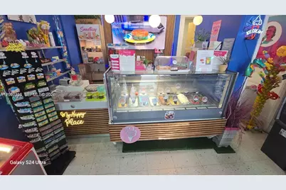 Ice Cream Shop For Sale in Miami Beach, Miami Beach, FL 33139 - Photo 3