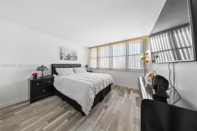 1825 S Ocean Dr #914, Hallandale Beach, FL 33009 - Photo 9