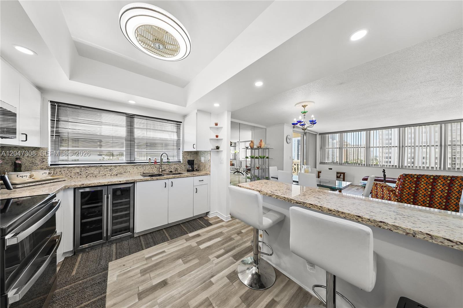 1825 S Ocean Dr #914 main architectural view