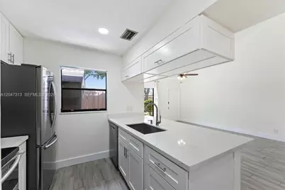 2025 SW 82nd Ave #1, Davie, FL 33324 - Photo 17