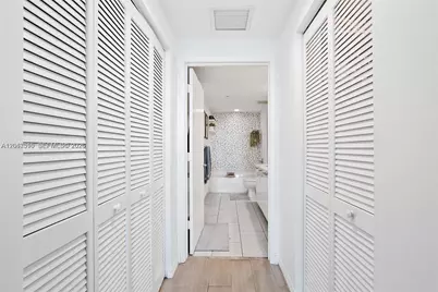951 Brickell Ave #3207, Miami, FL 33131 - Photo 17