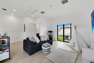 4605 NW 83rd Path, Doral, FL 33166 - Photo 5