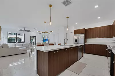 4605 NW 83rd Path, Doral, FL 33166 - Photo 3