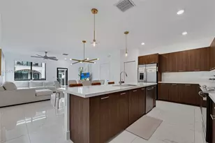 4605 NW 83rd Path, Doral, FL 33166 - Photo 3