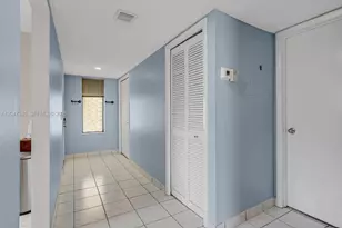 182 Lakeview Dr, Weston, FL 33326 - Photo 5