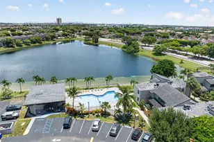 10080 NW 9th St Cir, Miami, FL 33172 - Photo 15