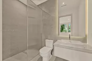 7701 Coquina Dr, North Bay Village, FL 33141 - Photo 31