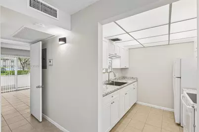 13455 SW 9th Ct #108J, Pembroke Pines, FL 33027 - Photo 15