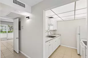 13455 SW 9th Ct, Pembroke Pines, FL 33027 - Photo 15