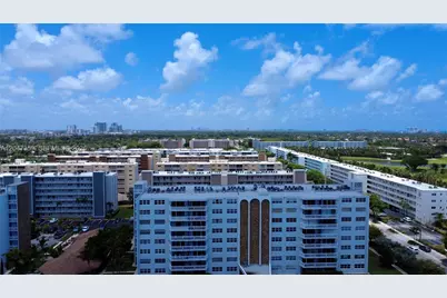 301 NE 14th Ave #703, Hallandale Beach, FL 33009 - Photo 17