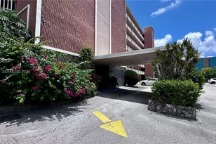 301 NE 14th Ave, Hallandale Beach, FL 33009 - Photo 15