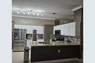 2635 SE 4th Pl, Homestead, FL 33033 - Photo 9