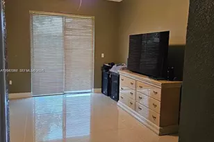 2635 SE 4th Pl, Homestead, FL 33033 - Photo 17