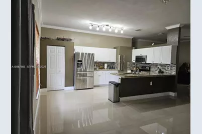 2635 SE 4th Pl, Homestead, FL 33033 - Photo 13