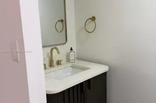 555 NE 15th St, Miami, FL 33132 - Photo 13