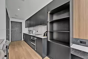 20 NE 11th St, Miami, FL 33132 - Photo 25