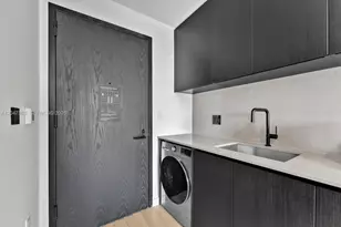 20 NE 11th St, Miami, FL 33132 - Photo 27