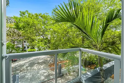 3253 McDonald St, Miami, FL 33133 - Photo 29
