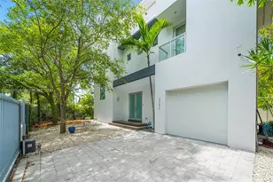 3253 McDonald St, Miami, FL 33133 - Photo 17