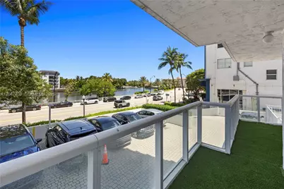 2457 Collins Ave #201, Miami Beach, FL 33140 - Photo 13