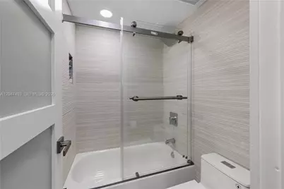 2457 Collins Ave #201, Miami Beach, FL 33140 - Photo 17