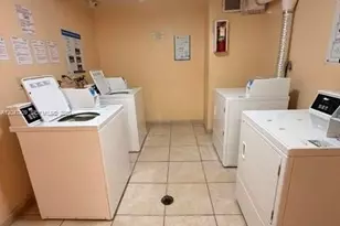 6930 Miami Gardens Dr, Hialeah, FL 33015 - Photo 15
