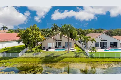 18785 SW 29th St, Miramar, FL 33029 - Photo 3