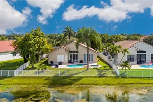 18785 SW 29th St, Miramar, FL 33029 - Photo 3