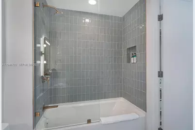 159 NE 6th St #3212, Miami, FL 33132 - Photo 9