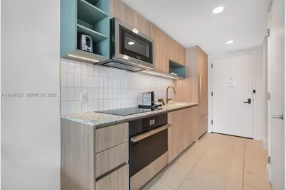 159 NE 6th St #3212, Miami, FL 33132 - Photo 3