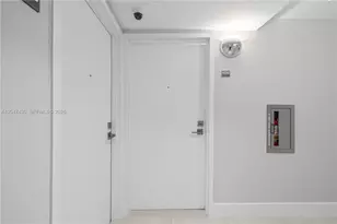 2457 Collins Ave, Miami Beach, FL 33140 - Photo 23
