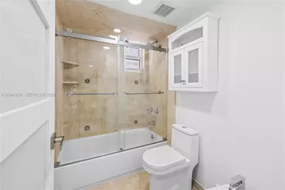 2457 Collins Ave #406, Miami Beach, FL 33140 - Photo 13